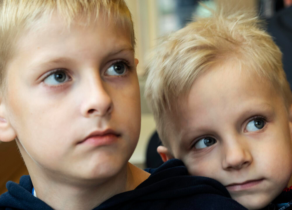 zsivány, élénk fiú gyerekek -