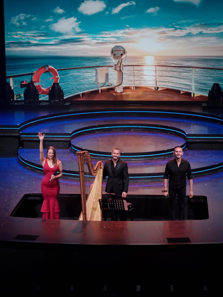 Marton Anna óceánjáró, zenélés