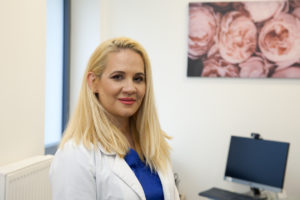 Dr. Tóth Alexandra szülész-nőgyógyász, meddőségi szakember. 