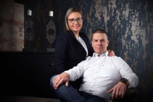 Vas Timi és férje, a Don't Panic angol nyelviskola alapítói. 