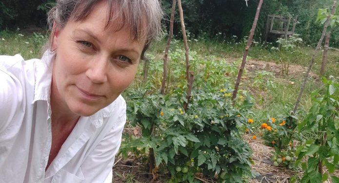 Raffer Gabi békén hagyja a kertet.