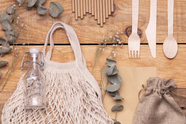 bambusz szívószál, üveg kulacs, vászonzsák