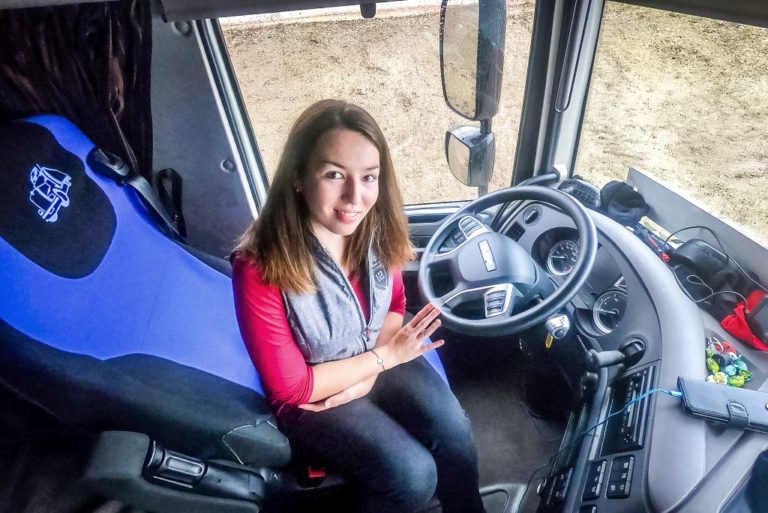 Ilek Mária Rebeka, kamionos