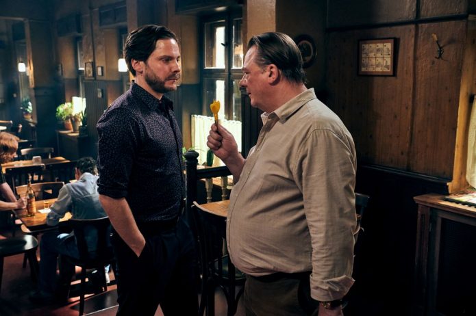 Daniel Brühl Saját lifttel a pokolba film