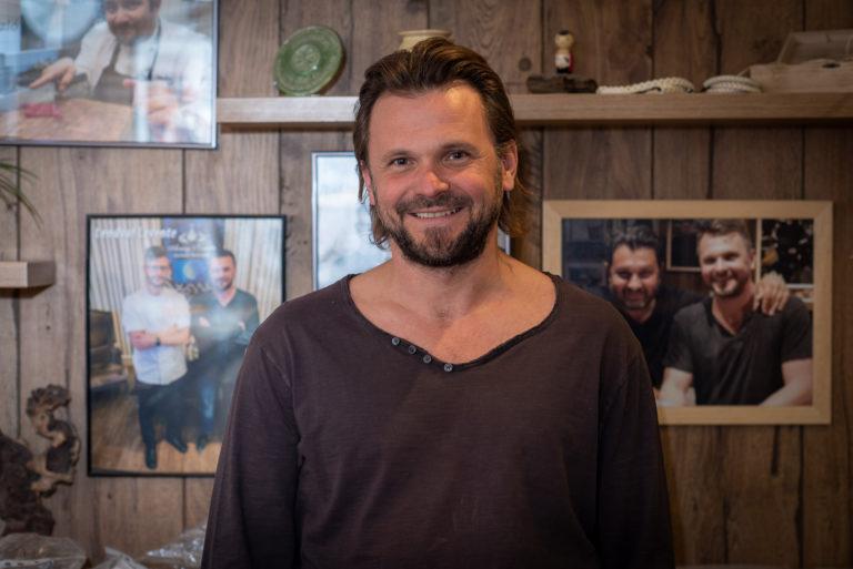 Jeneses József késkészítő