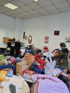 menekültek-befogadás-segítség