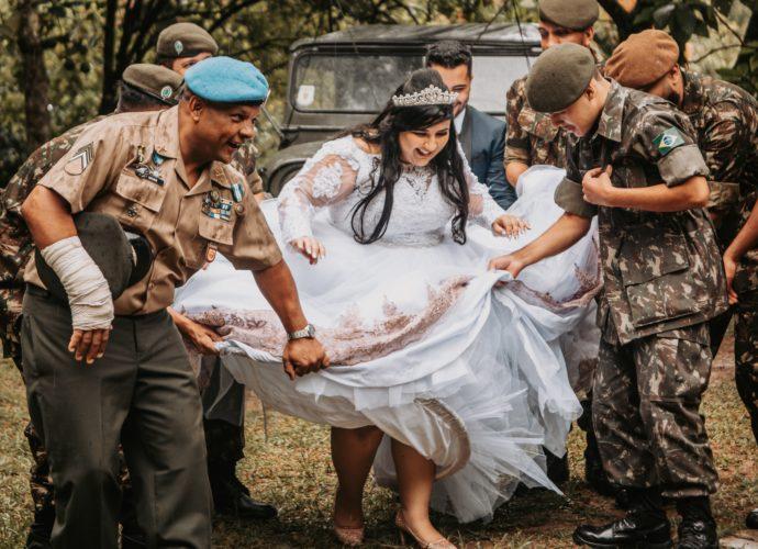 katona:egyenruha_esküvő