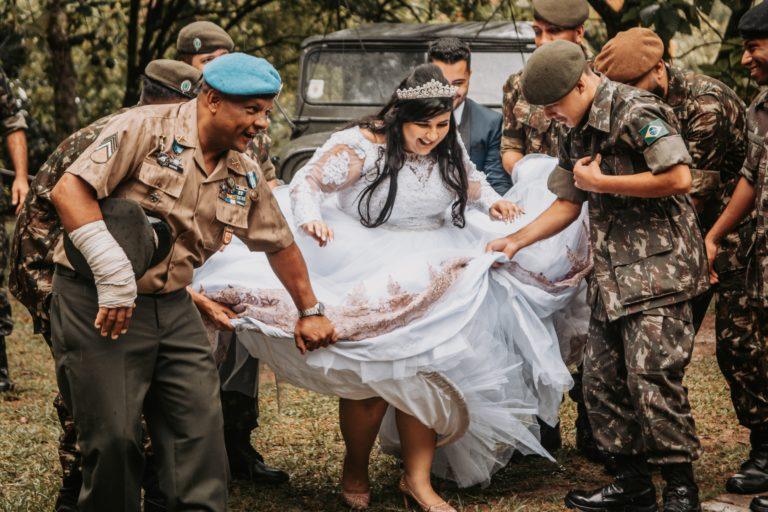 katona:egyenruha_esküvő