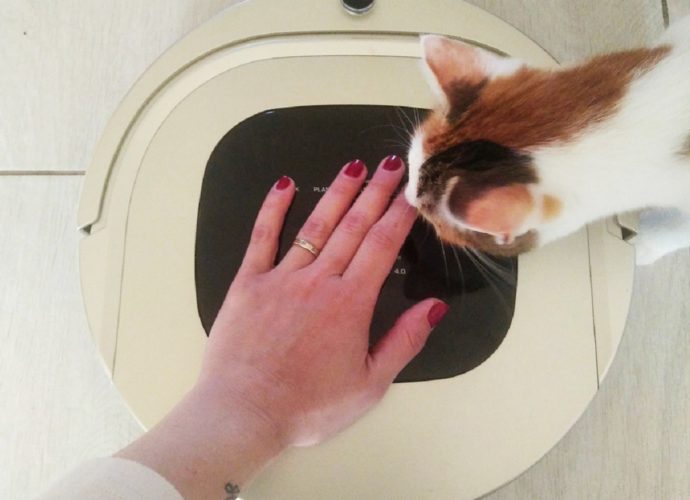 Mr. Hawking- takarít-porszívó