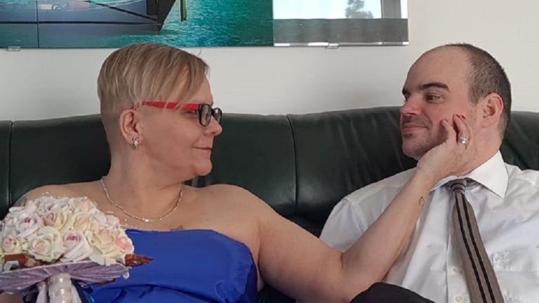 fél lábbal-protézis-oltár