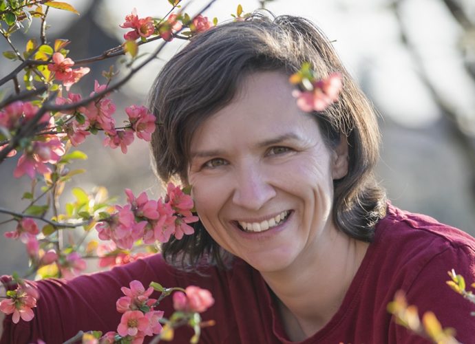 kert-Menyhárt Otília-virágvarázsló