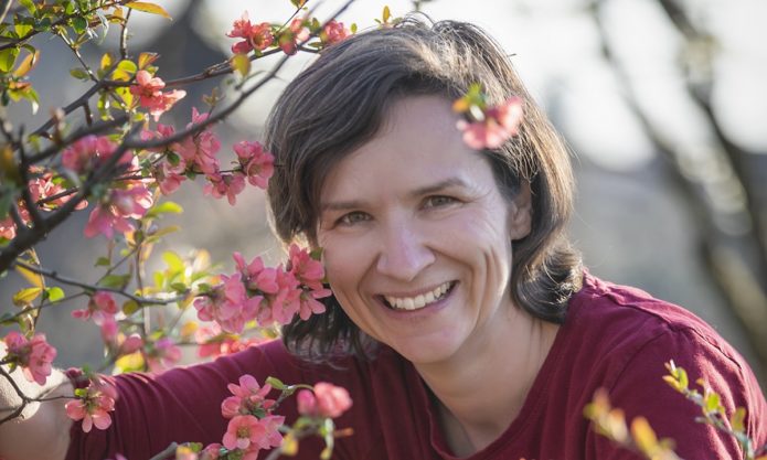 kert-Menyhárt Otília-virágvarázsló