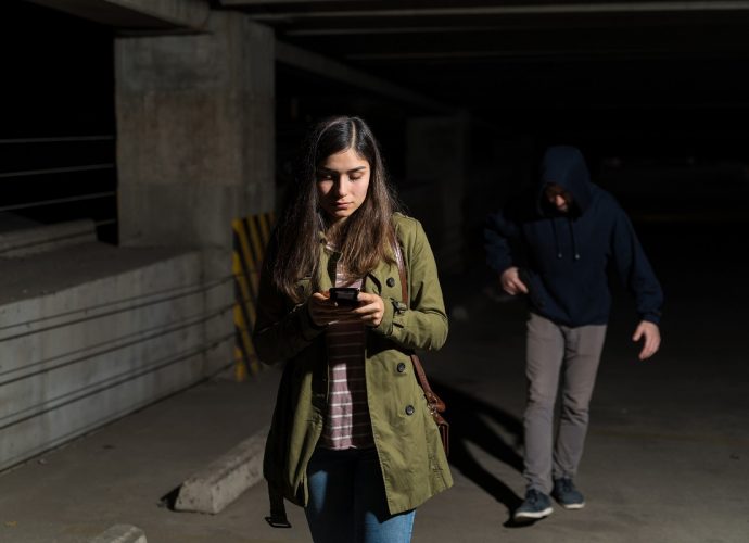 biztonság-Hazakísérő Telefon