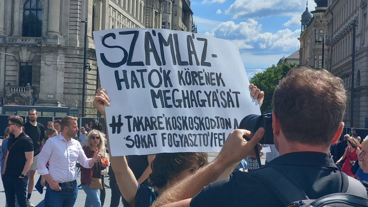 KATA, adózás tüntetés