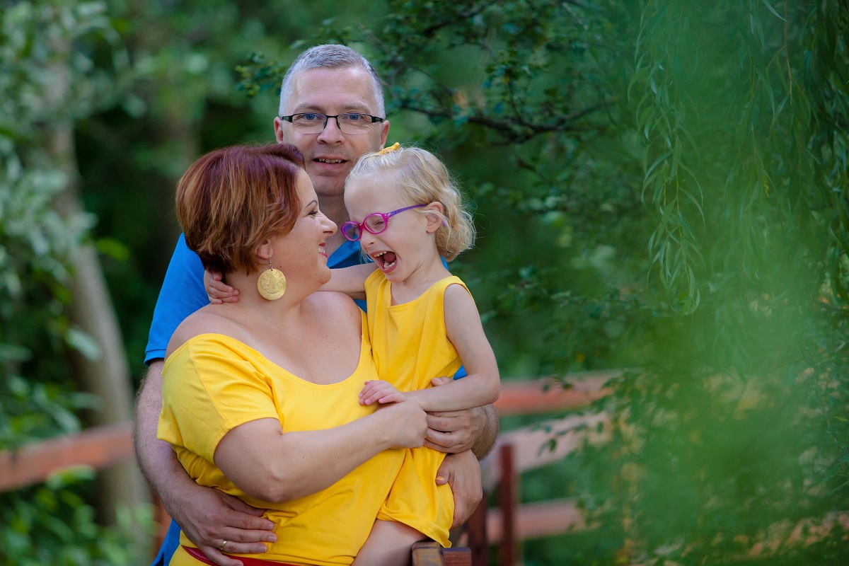 Mici-korán érkezett kislány