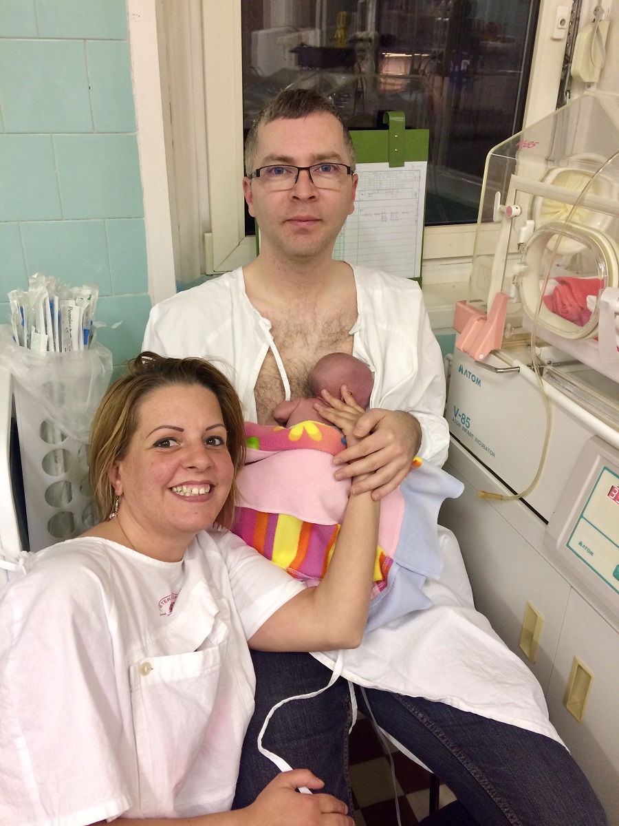 Mici-korán érkezett kislány