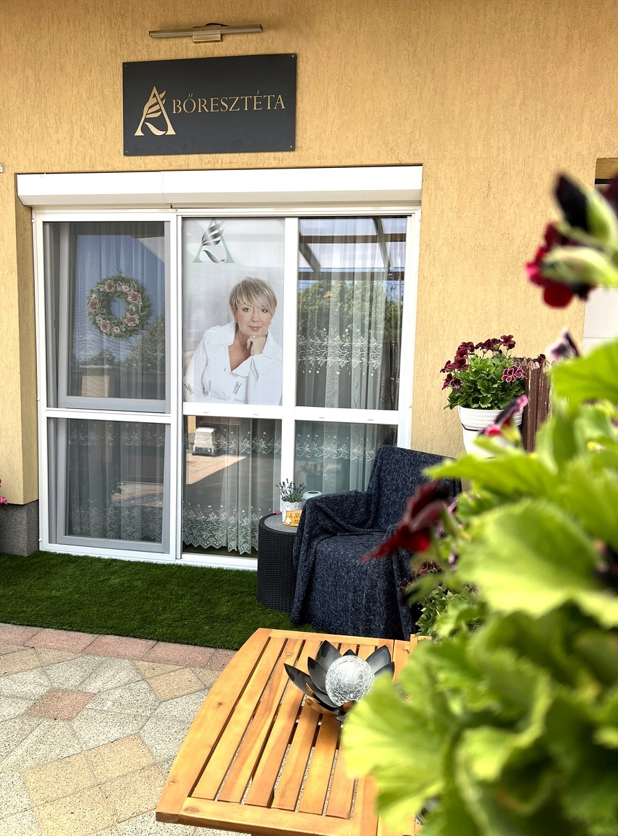 Kormanik Andrea-bőresztéta