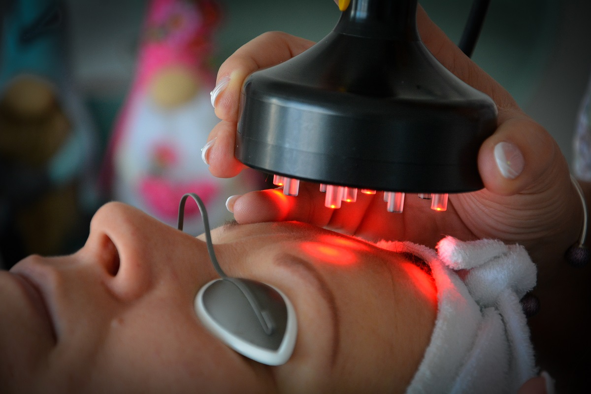 Kormanik Andrea-bőresztéta, kozmetikus