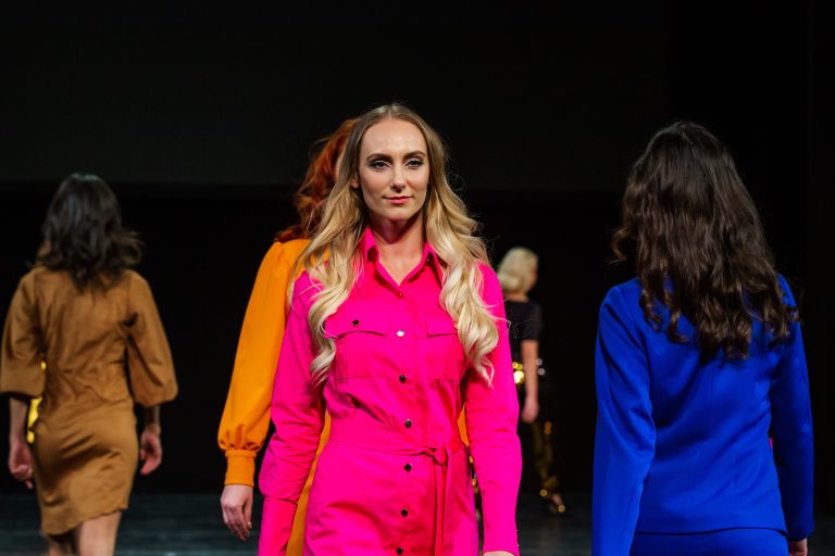 Petite divatbemutató