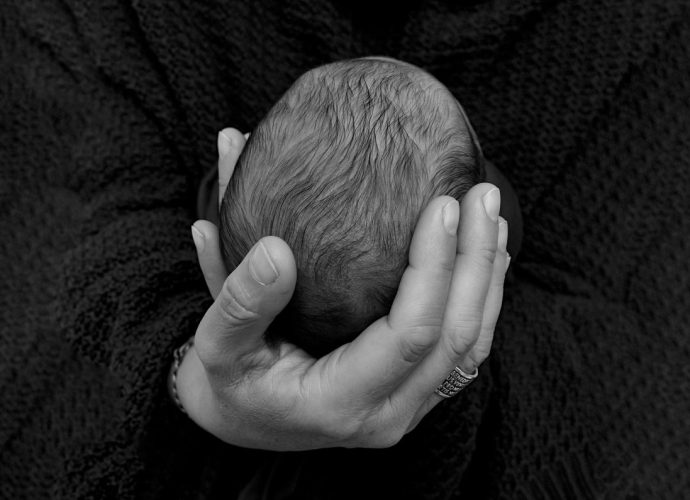 Feller Adrienne-illóolaj-szülés