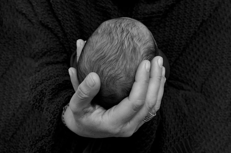 Feller Adrienne-illóolaj-szülés