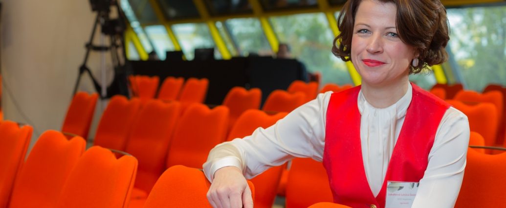 Nő a táska-kampány-siker-SEED