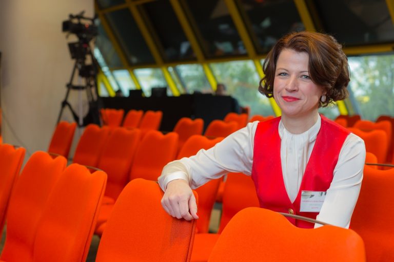 Nő a táska-kampány-siker-SEED