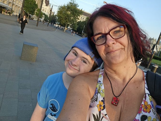 Peti anyu down mindownnap