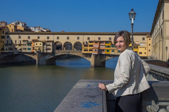 hello. Itt Fienze! Eszter