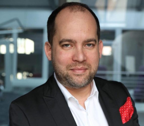 Rényi Ádám: Erika nén