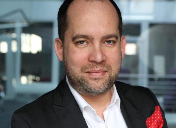 Rényi Ádám: Erika nén