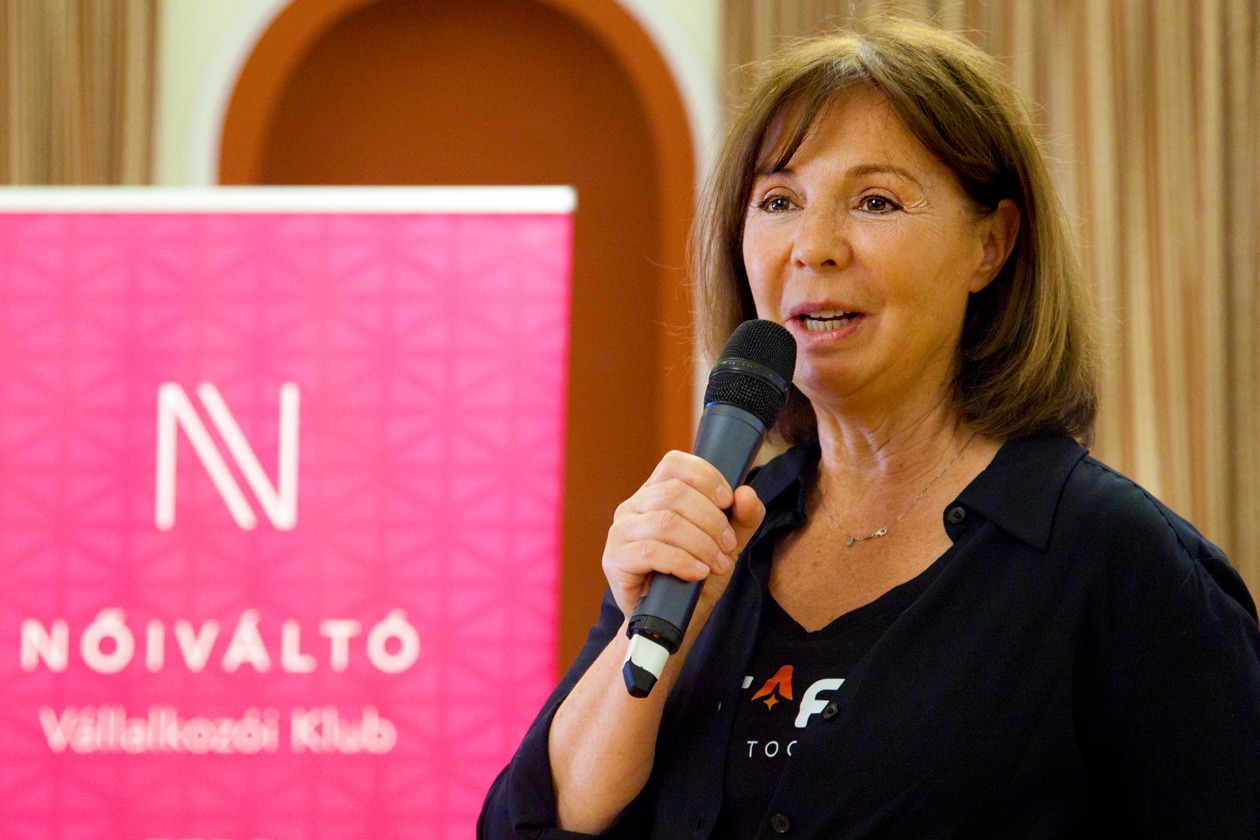 Kozma Andrea a Női Váltó Vállalkozói Klubban áprilisban.