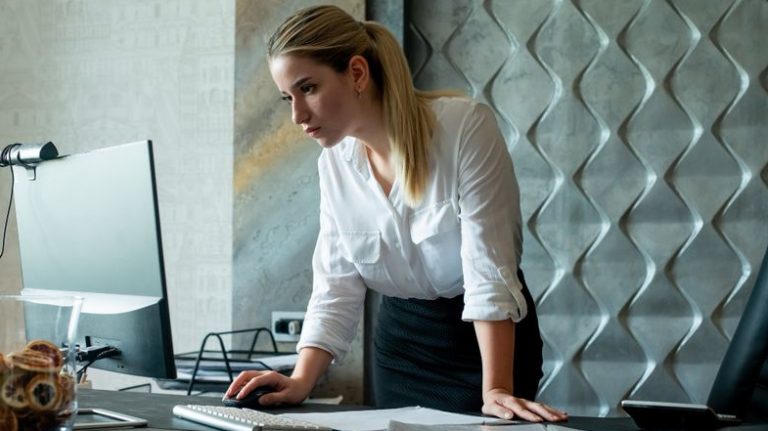 szülési szabadság