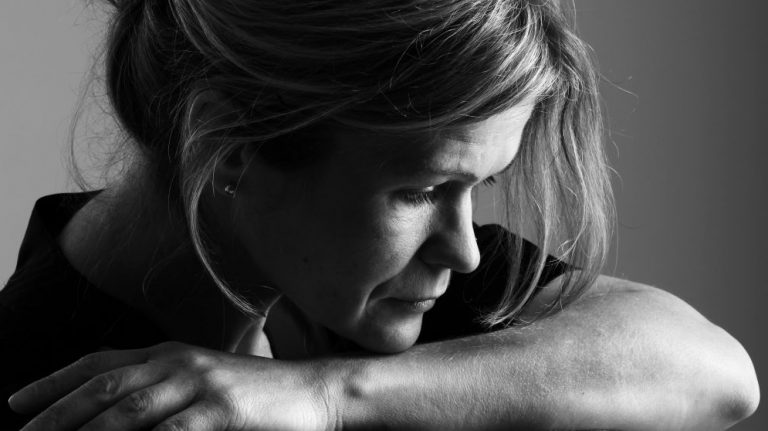 házasságon belüli erőszak