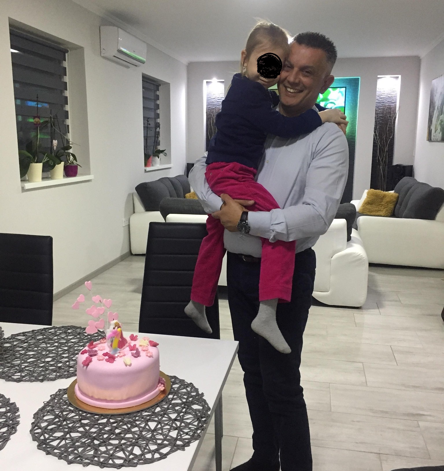 nagyapa, Laurik JÁnos, nőiváltó