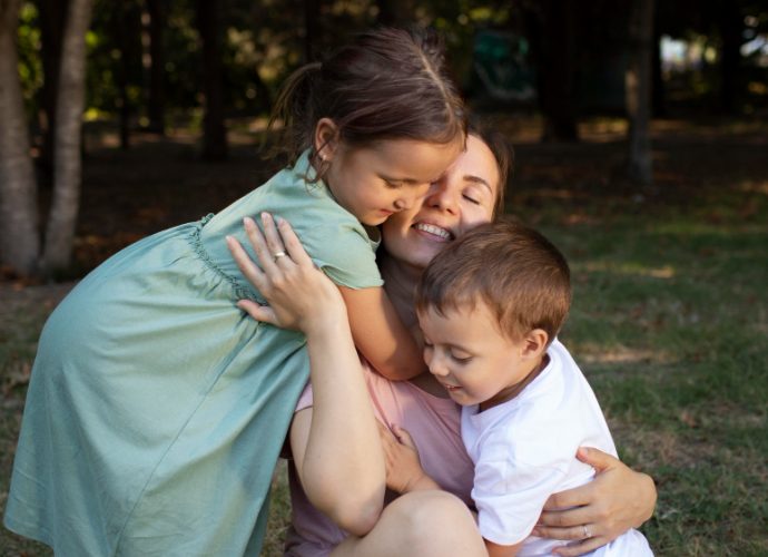 nehezített pálya, örökbefogadás, nőiváltó