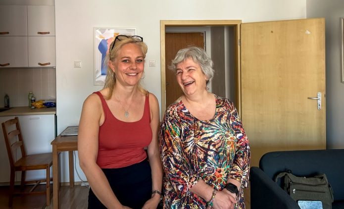 magány, Nyitvatartás podcast