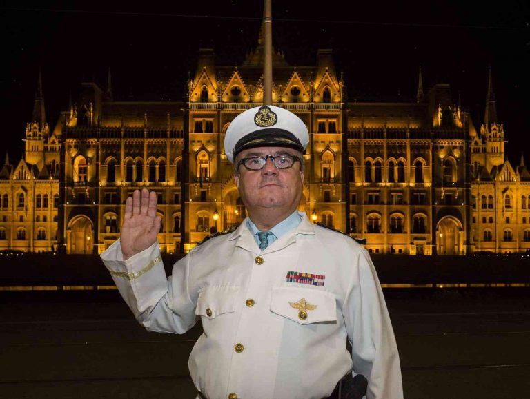 Godot Intézet, drMáriás