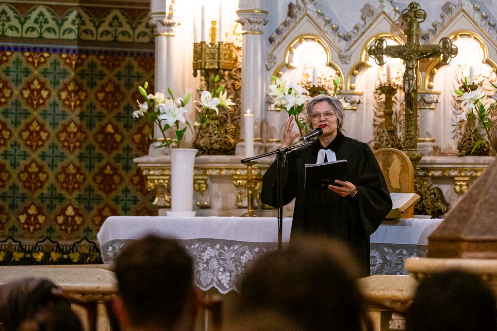 Magyarkúti Tóth Katalin a Budapest-Fasori Evangélikus Egyházközség igazgató lelkésze