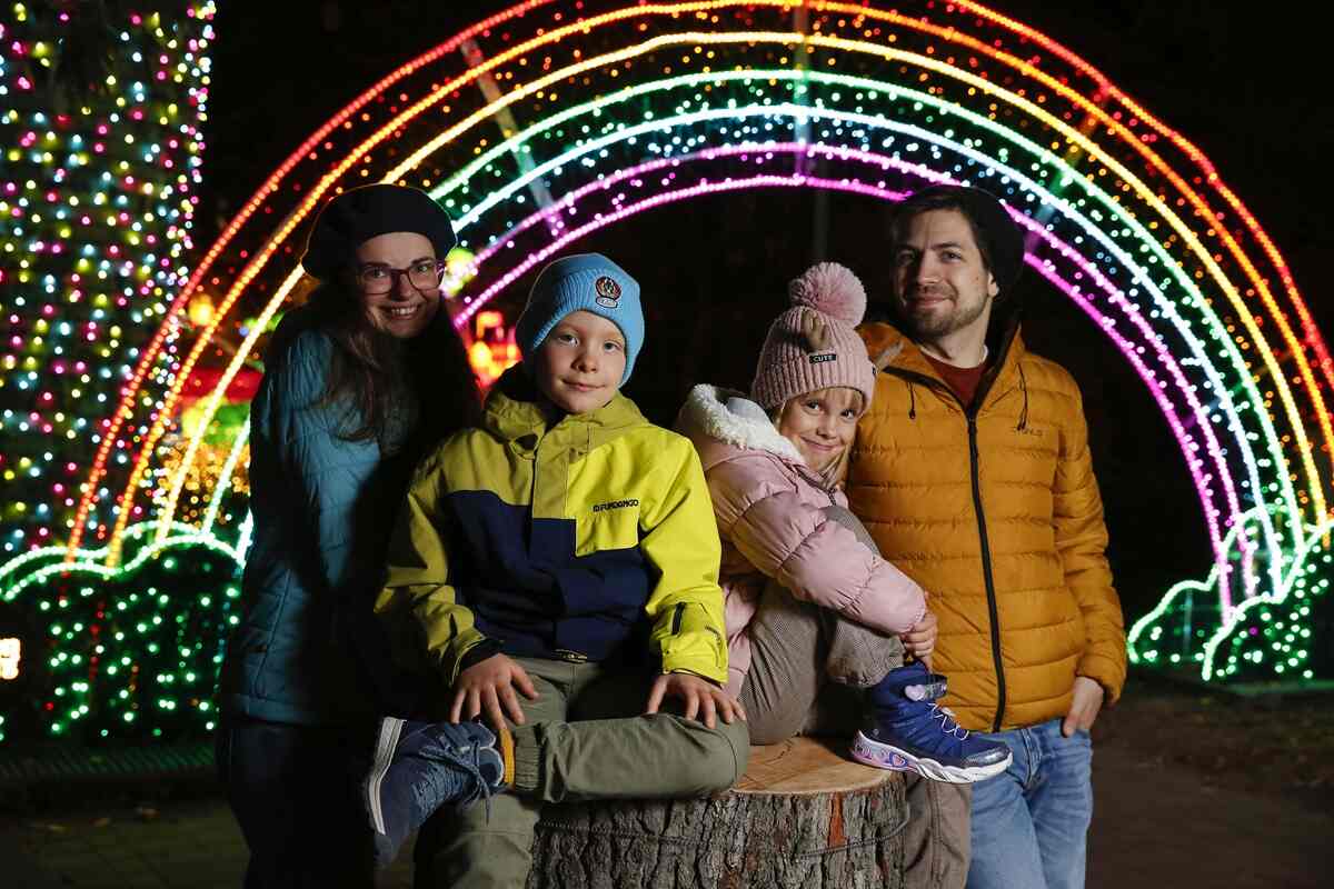 Pán-Péter fénykiállítás, Füvészkert