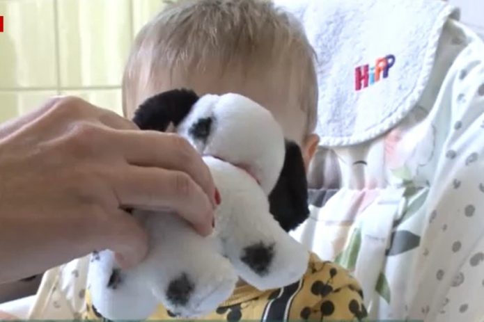 aláírásgyűjtés a 3 éves kisfiú örökbefogadásáért