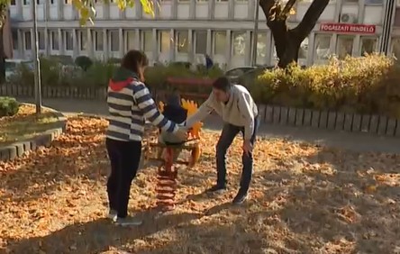 kórházban hagyott kisfiú, örökbefogadás, otthon