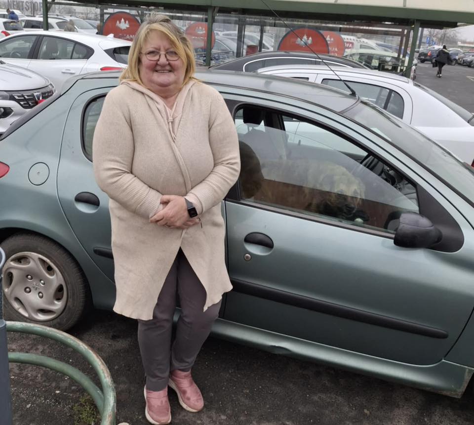 autó, közösségi összefogás, Tünde állást és szállást keres