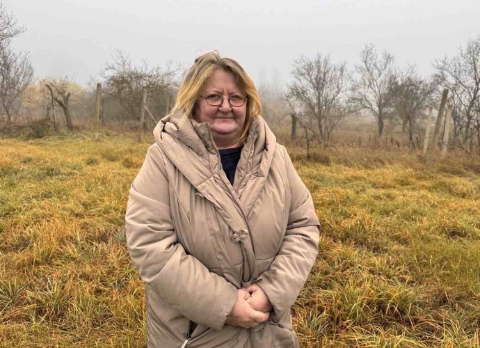 szállást és munkát keres Tünde