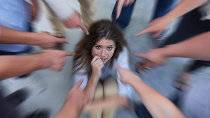 áldozathibáztatás, nők, válás