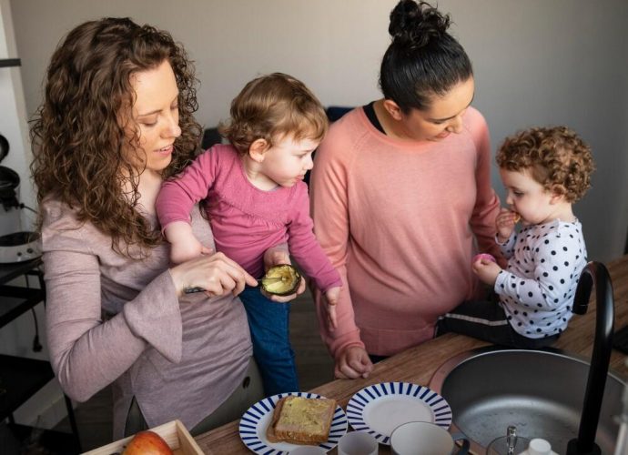 házimunka alváshiány, anyák2 (1)