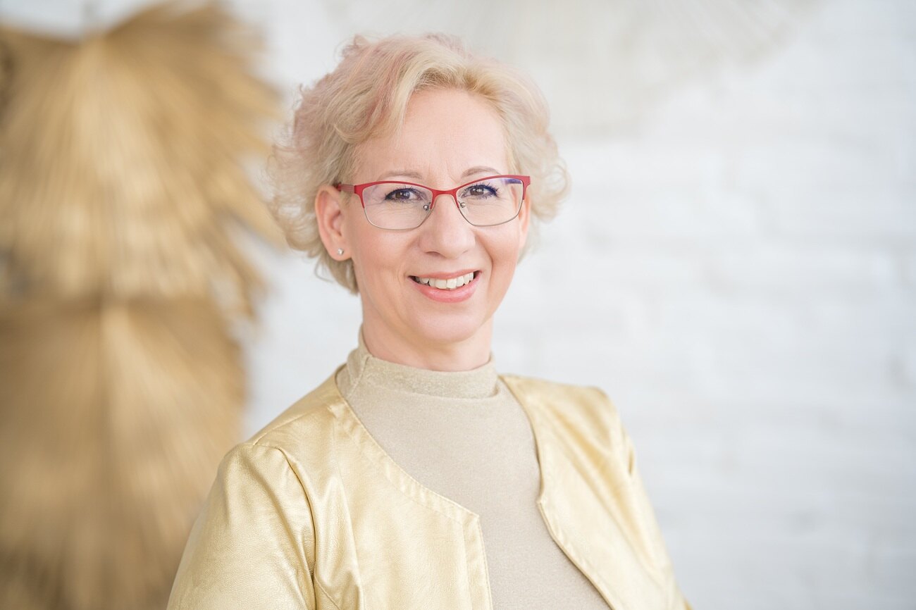 Rózsa Judit - könyv-nőiváltó