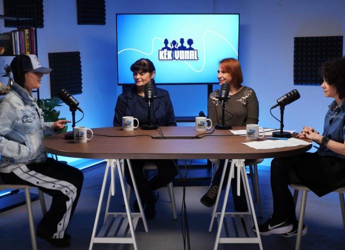 Oláh Ibolya Kék vonal podcast, gyerekek, gyermekotthon
