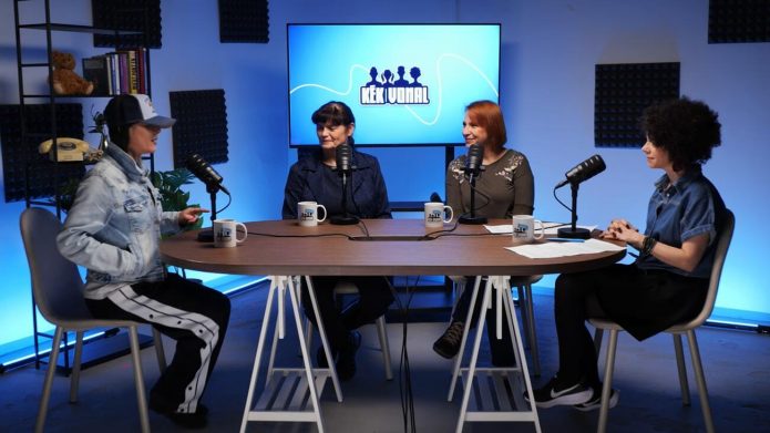 Oláh Ibolya Kék vonal podcast, gyerekek, gyermekotthon