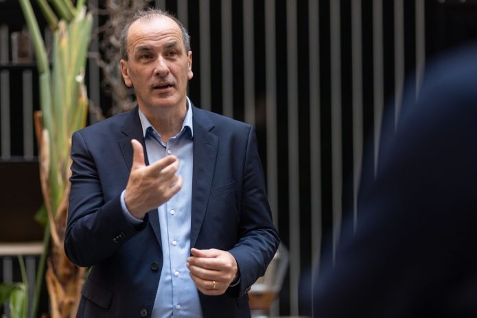 Hegedűs Zsolt leendő egészségügyi miniszter szülészorvos választás-válasz